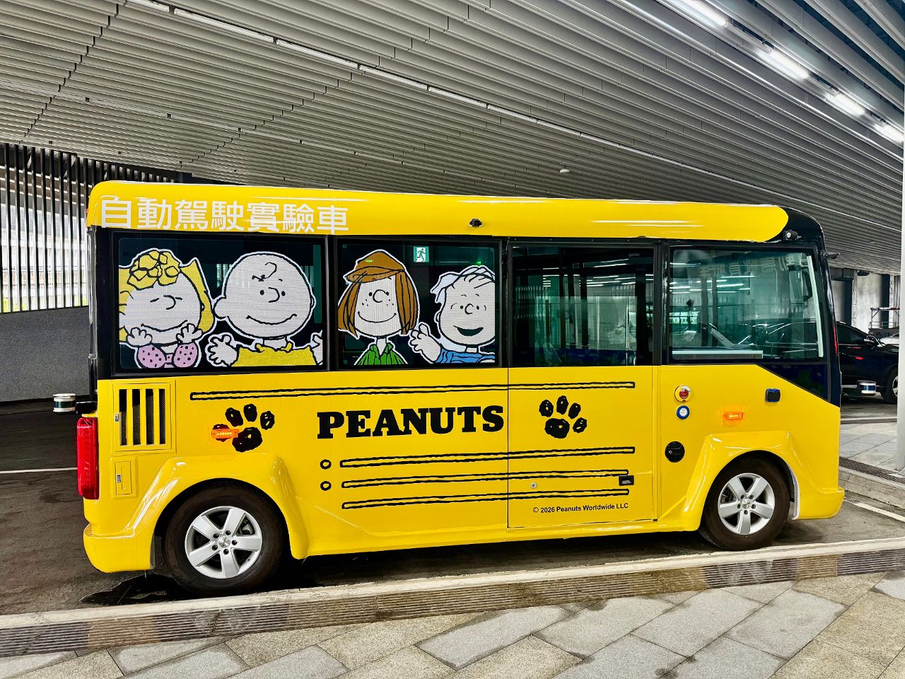 史努比開公車啦! 台中首輛自駕巴士開箱