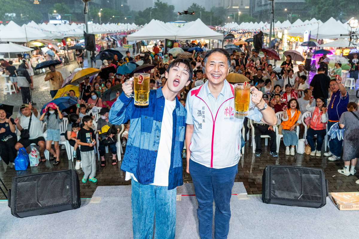 桃園市政府經濟發展局長張誠出席「2026桃園冷飲節Bubble飲 Joy」活動。<br /><br /> 