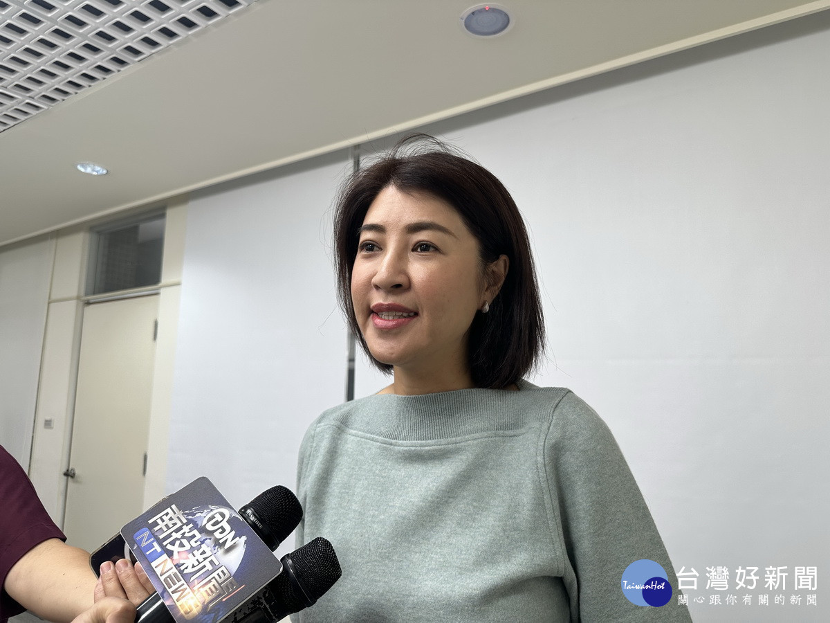 許淑華歡迎鄉親及全國遊客到草屯九九峰走走。（記者扶小萍攝）