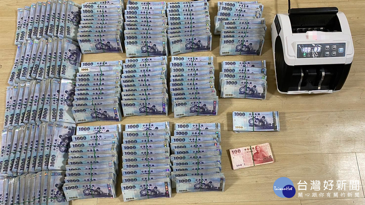 刑事局聯手5縣市警力查破博弈洗錢案，查扣1688萬元現金、手機等贓證物。圖：刑事局 提供