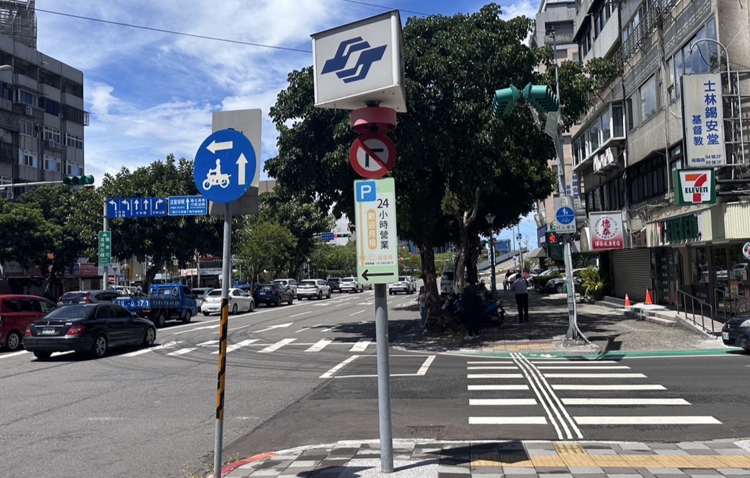 沒車流衝突還硬要人等! 陳怡潔籲台北市府全面檢討「綠燈早關」 266 沒車流衝突還硬要人等! 陳怡潔籲台北市府全面檢討「綠燈早關」 265