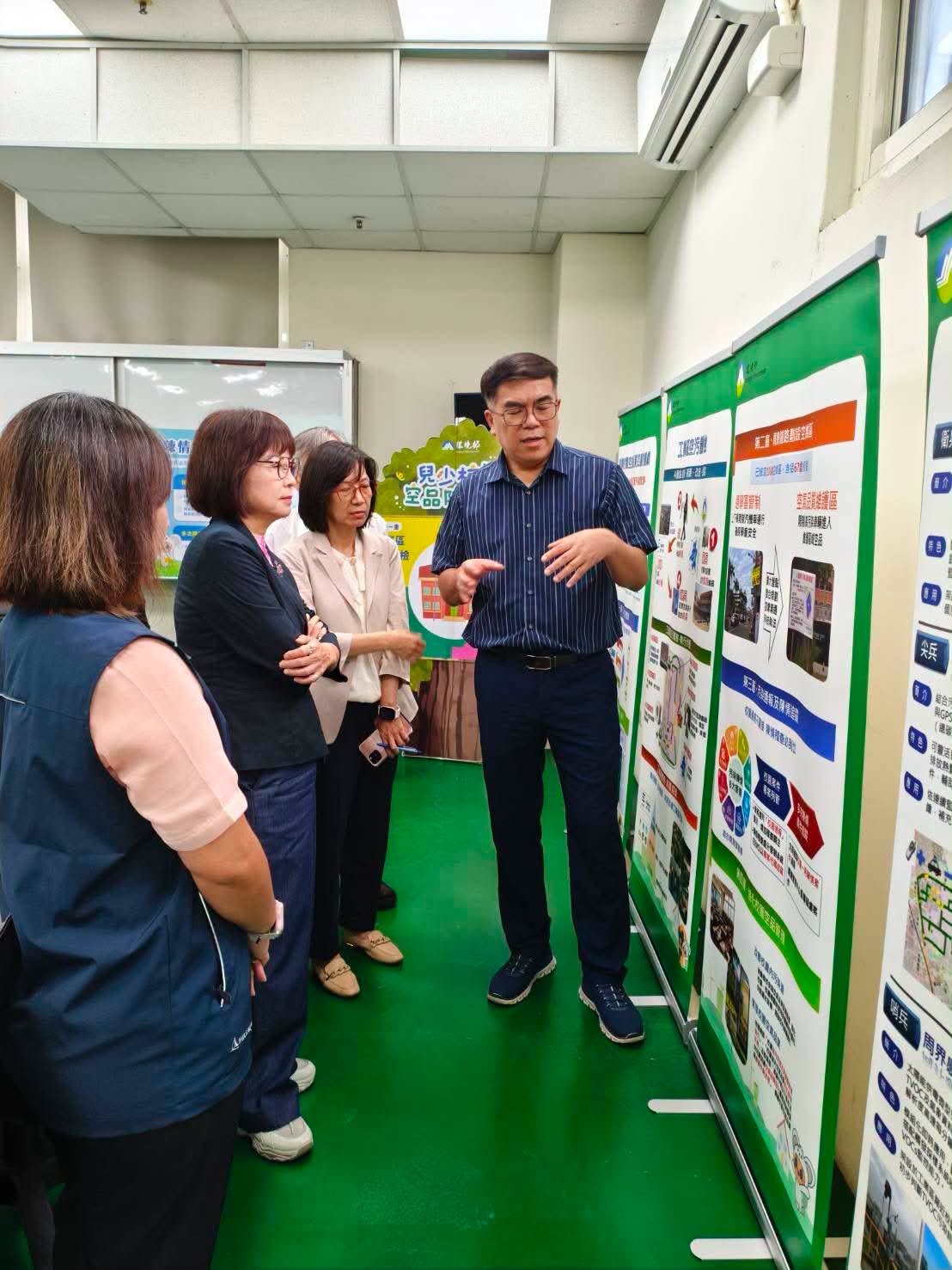 余文忠「繼續協尋」問是否支持普發2萬 林月琴回敬「我忙著替苗栗找答案」 224 余文忠「繼續協尋」問是否支持普發2萬 林月琴回敬「我忙著替苗栗找答案」 223