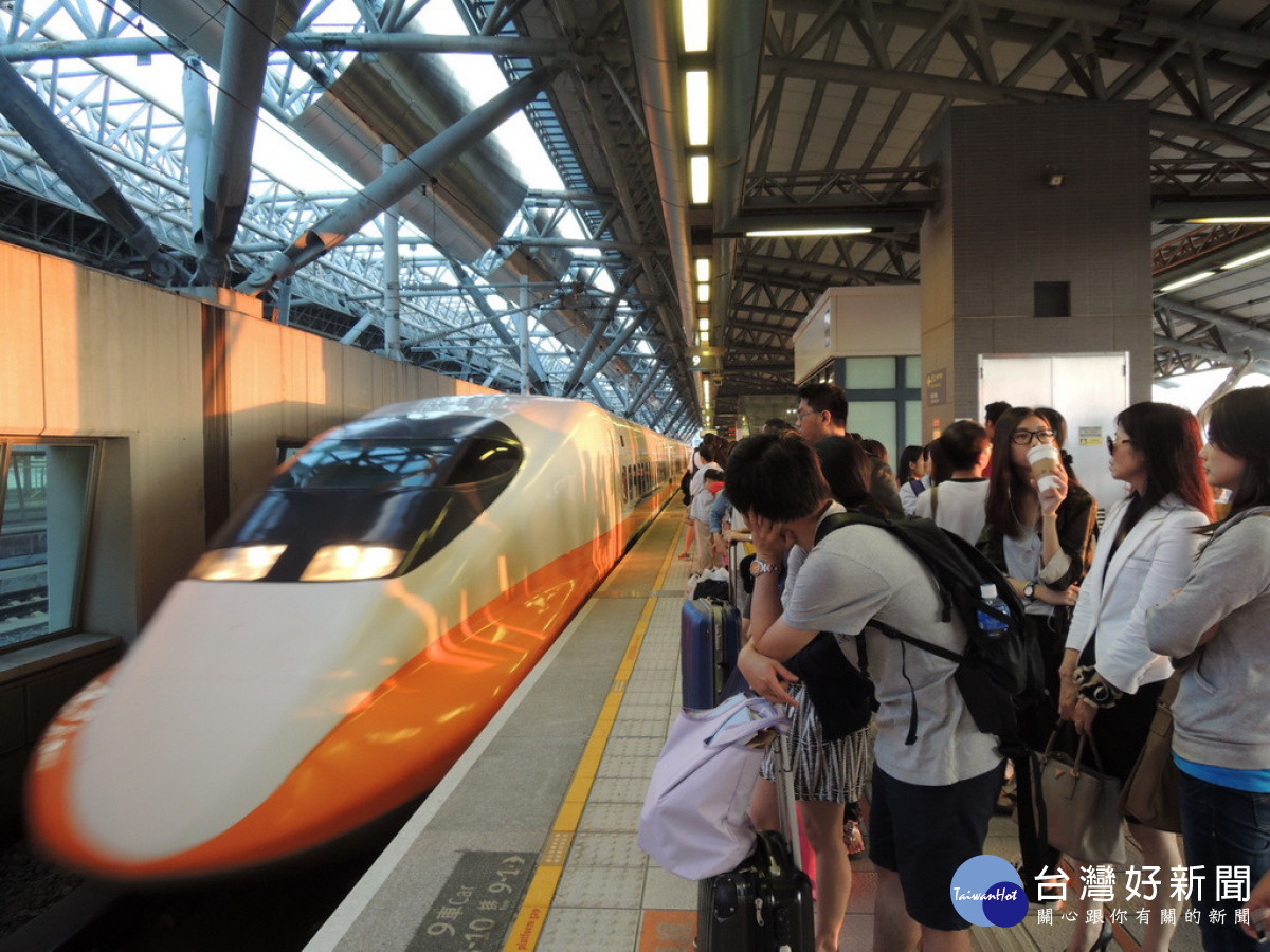 中秋節加班車多。林重鎣