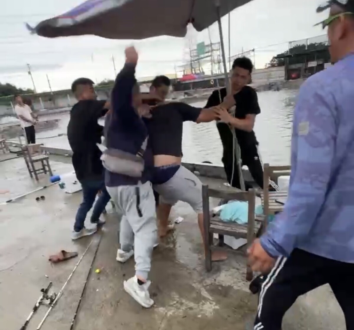 SQ08251 3伸港釣魚場爆5人大亂鬥
