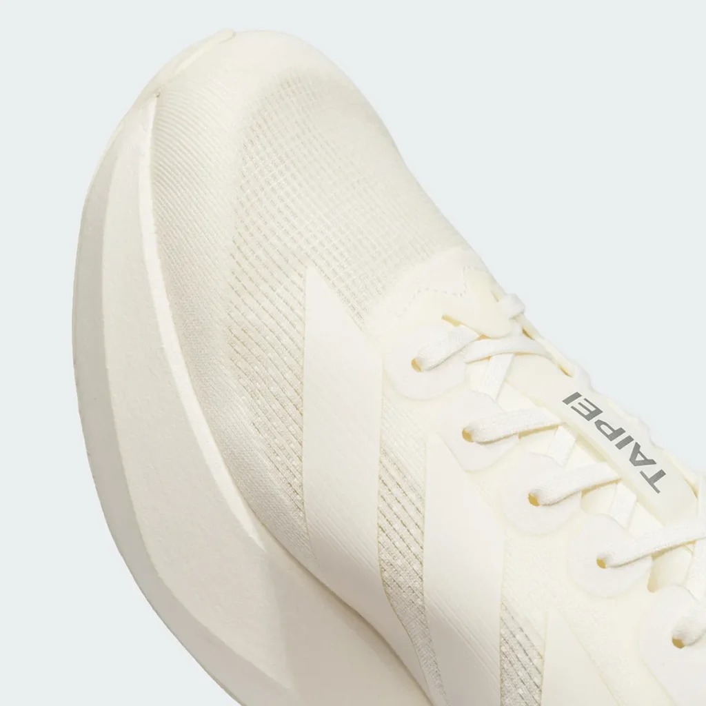ADIZERO EVO SL TAIPEI 將吉祥寓意藏進鞋履細節，每一步都平安又吉利。