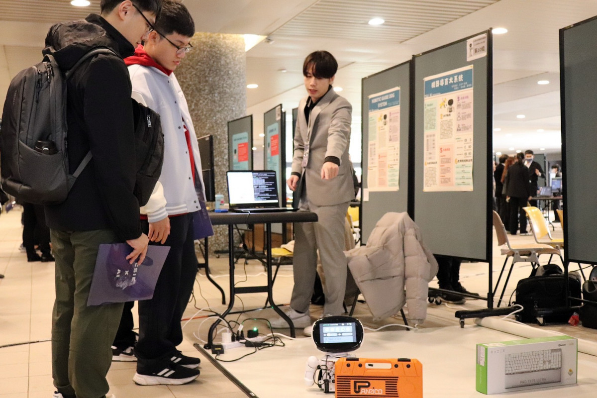 長庚大學擁有豐沛的醫療研究能量及產業資源，AI學系學生在專題成果展上具體實踐AI在智慧醫療照護、智慧製造等真實場域的創新應用。（圖/長庚大學）