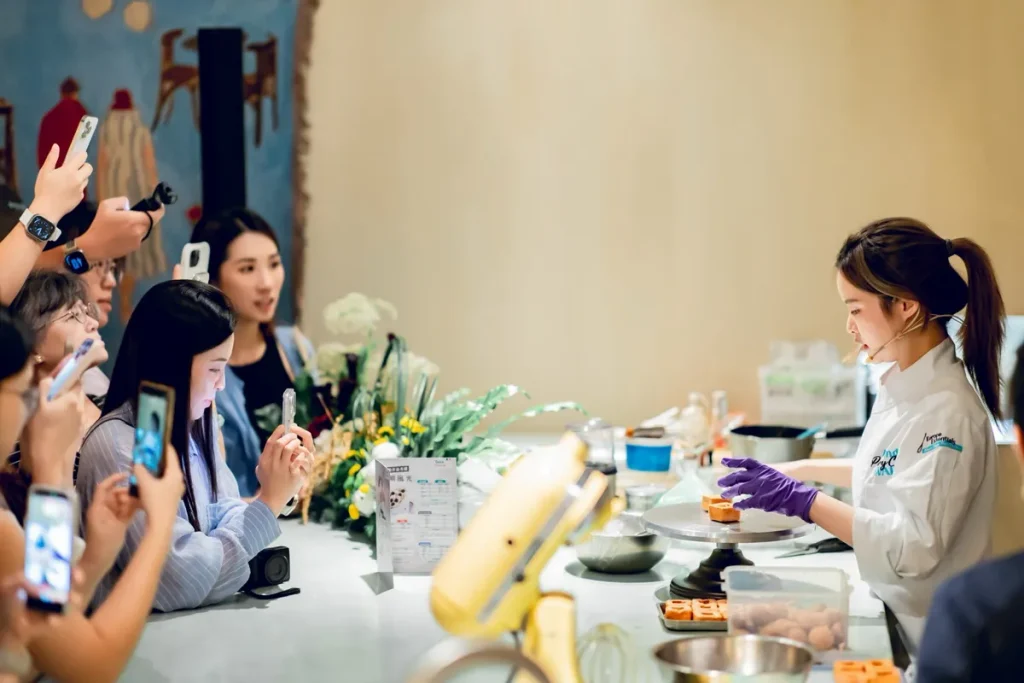 對姚姿安主廚而言,法國鮮奶油不只是甜點配方中的基礎原料,更是創作中協調不同風味的重要元素。