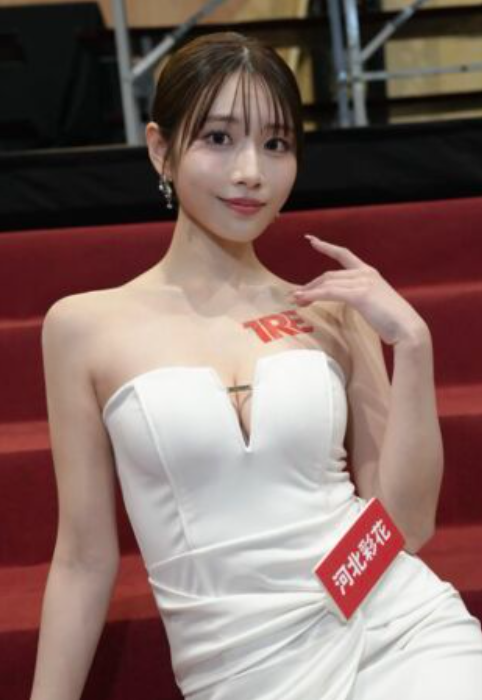 河北彩花遭爆是假面甜心,私下暗罵其他女優。(圖/翻攝河北彩花IG)