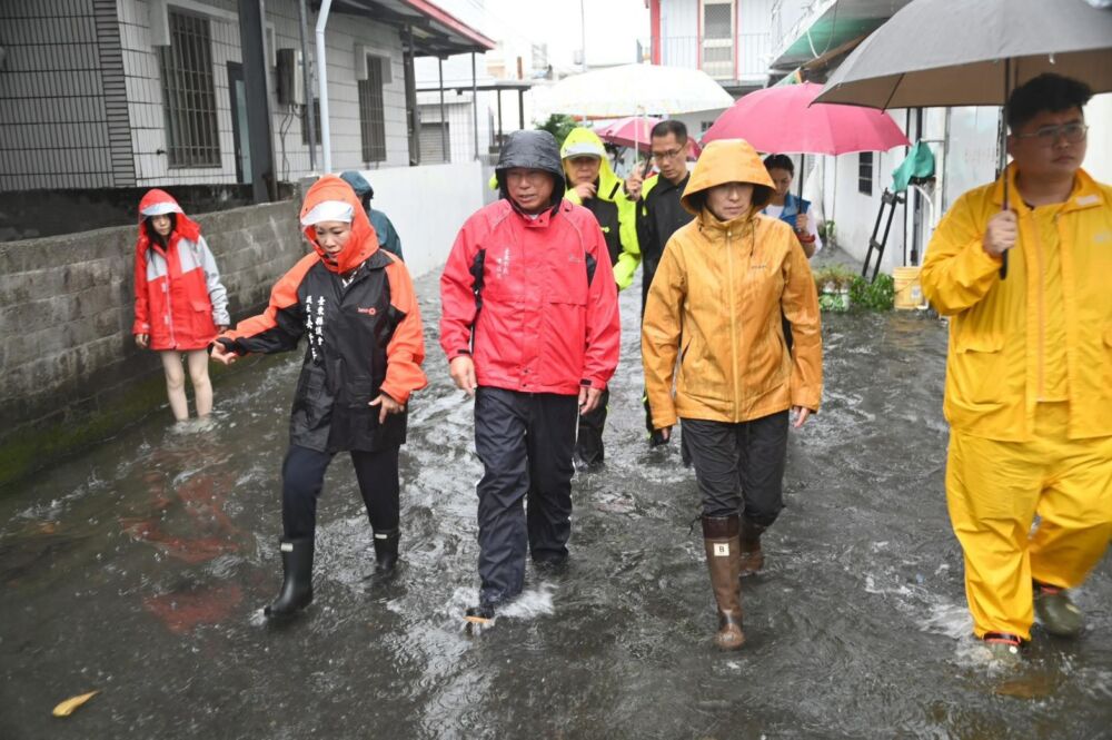 台東南王、東方大鎮再積水 吳秀華建議研擬補助防水閘門、擋水板 222 台東南王、東方大鎮再積水 吳秀華建議研擬補助防水閘門、擋水板 221