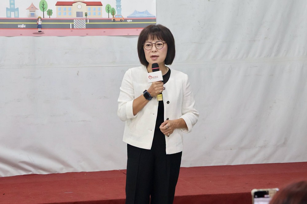林月琴針對「全民運動館」提4疑問 余文忠3說明並籲她回苗栗定居 212 林月琴針對「全民運動館」提4疑問 余文忠3說明並籲她回苗栗定居 211