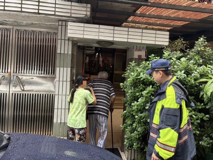 校園突發意外怎麼救?桃消新坡分隊教CPR AED及哈姆立克法 s 16457736 result