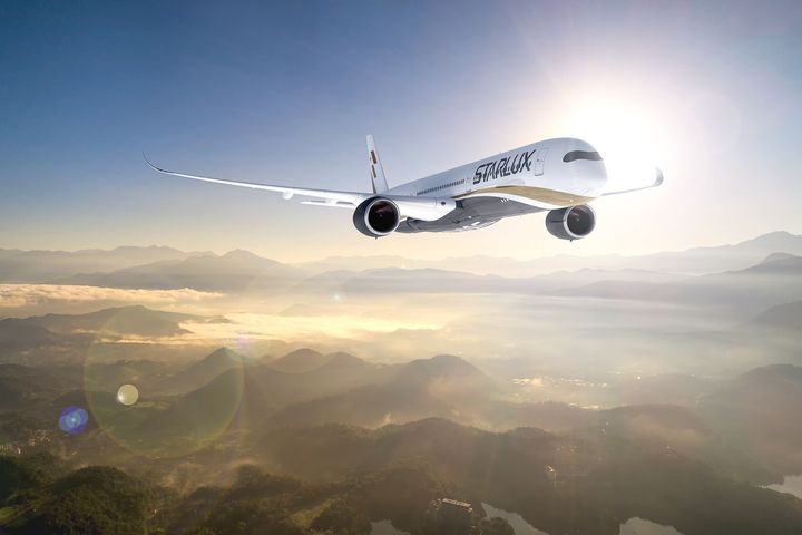 東南旅遊攜手星宇航空推出「9是要宇眾不同!」秋季限時機票優惠,最高優惠82折起。 圖:東南旅遊/提供