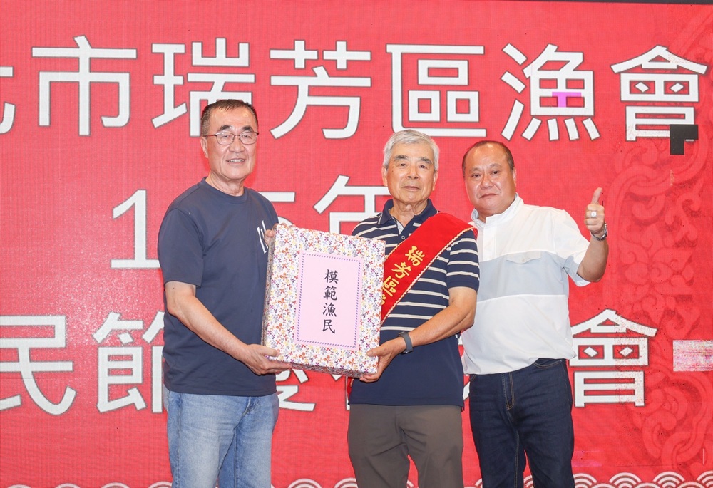 走進漁港再下礦坑 李四川喊話「做工的人做大家的後盾」 202 248260827a01