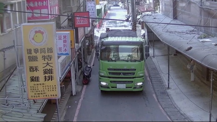 大貓熊圓圓今過22歲生日!動物園端「蔬果列車」送驚喜 757575 8