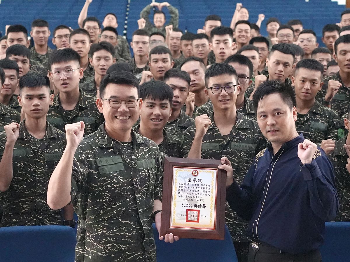 陸指部辦理生命教育講座,引導官兵培養正向思維與心理韌性。(圖/記者張泓笙翻攝)