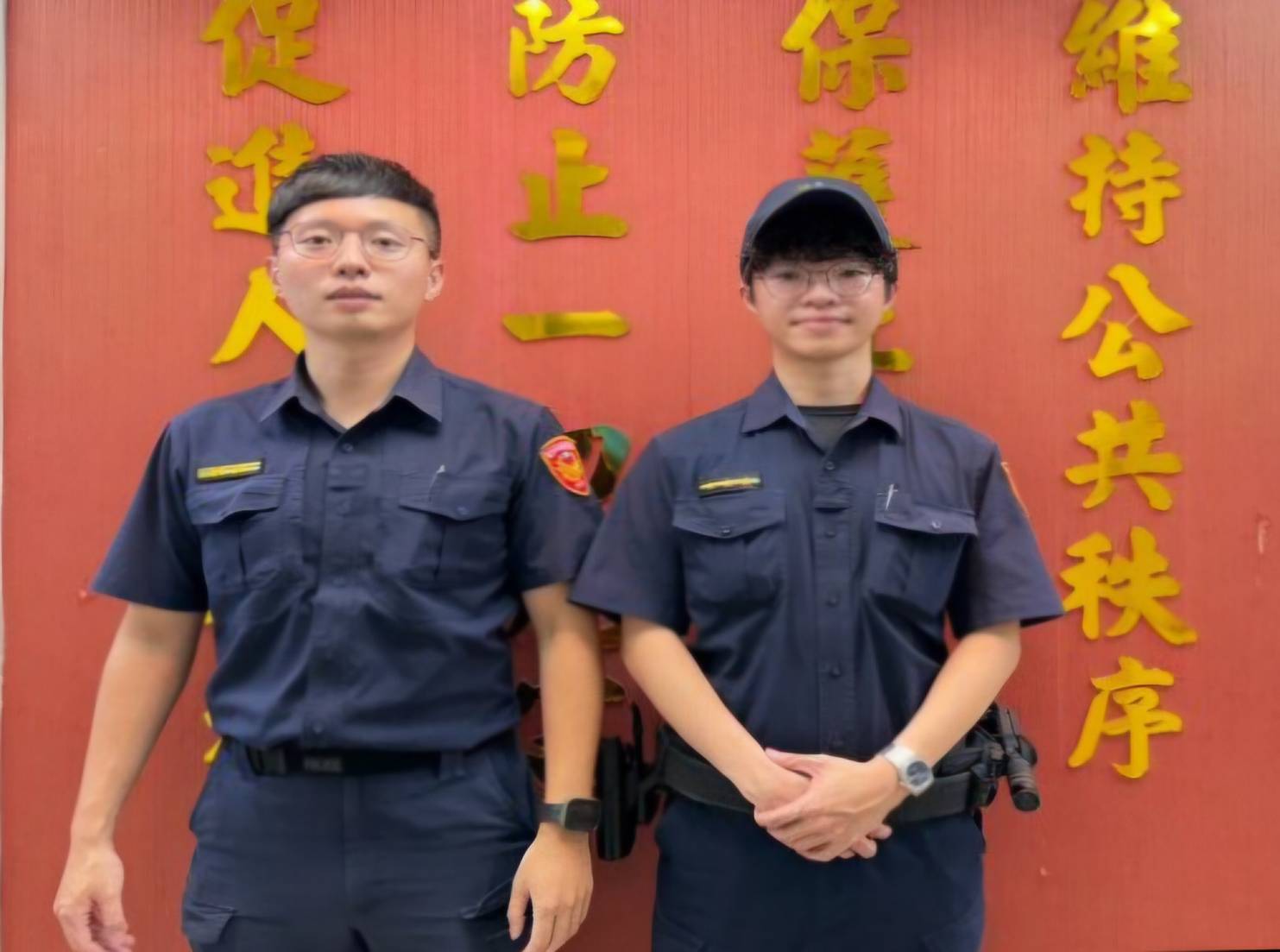 大同分局重慶北路派出所所長何彥鋒(左)、警員蕭志成(右)。(圖/記者 戴昱弘翻攝)