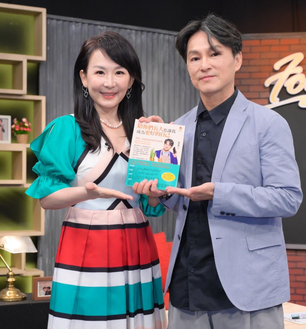 圖/最真實、最感動的人物故事,都在「人物大特寫」。主持人陳力瑜(圖左)、來賓為資深媒體人狄志為。(名德國際傳播提供)