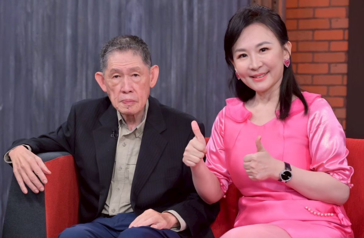 圖/陳力瑜訪問林華泰茶行第四代經營者林秀全博士(圖左)。(名德國際傳播提供)