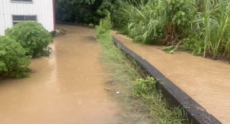 豪雨影響水質 溪洲罕見停水