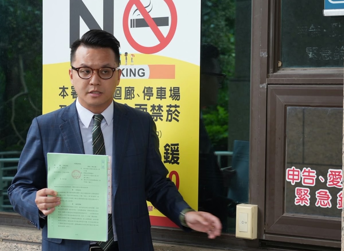 鄭朝方不忍了!控不實言論「絕不寬貸」 委託律師赴竹檢怒告吳子嘉 24 鄭朝方不忍了!控不實言論「絕不寬貸」 委託律師赴竹檢怒告吳子嘉 23