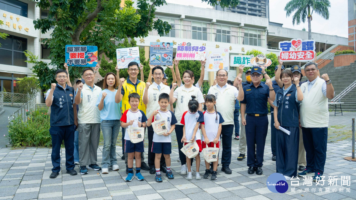 開學日竹市啟動「護童專案」，高虹安市長視察守護孩子安心通學路。