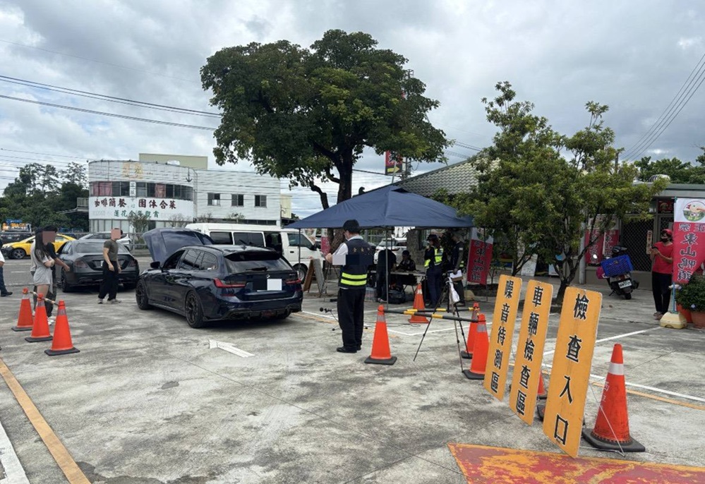 台南白河警環監市172線聯合稽查 單日強力取締180件違規 205 cnews204260831a04