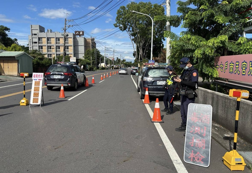台南白河警環監市172線聯合稽查 單日強力取締180件違規 206 cnews204260831a05
