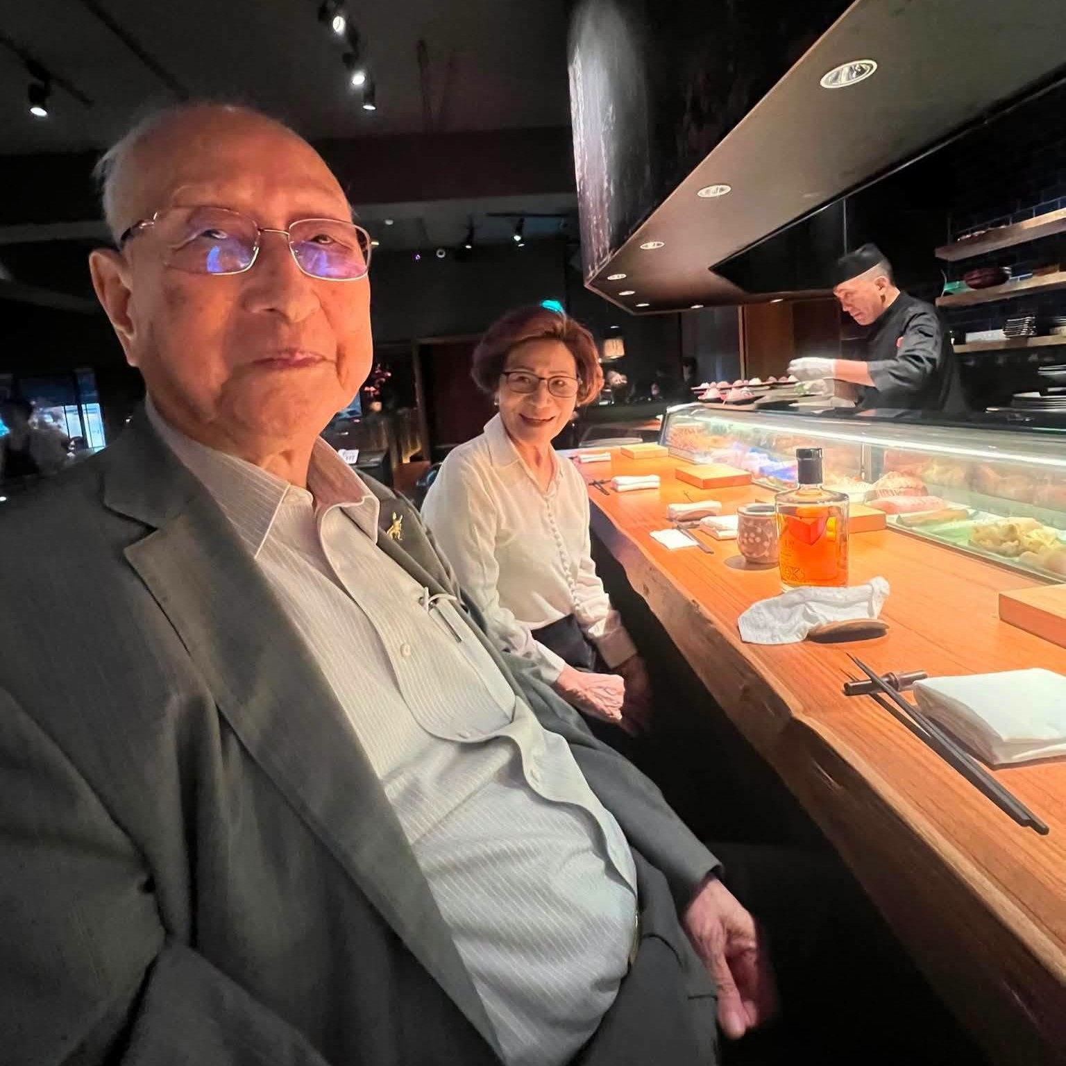 北海鱈魚香絲創辦人林逢寅,玩股票幾乎日賺30萬。(圖/翻攝謝金河臉書)