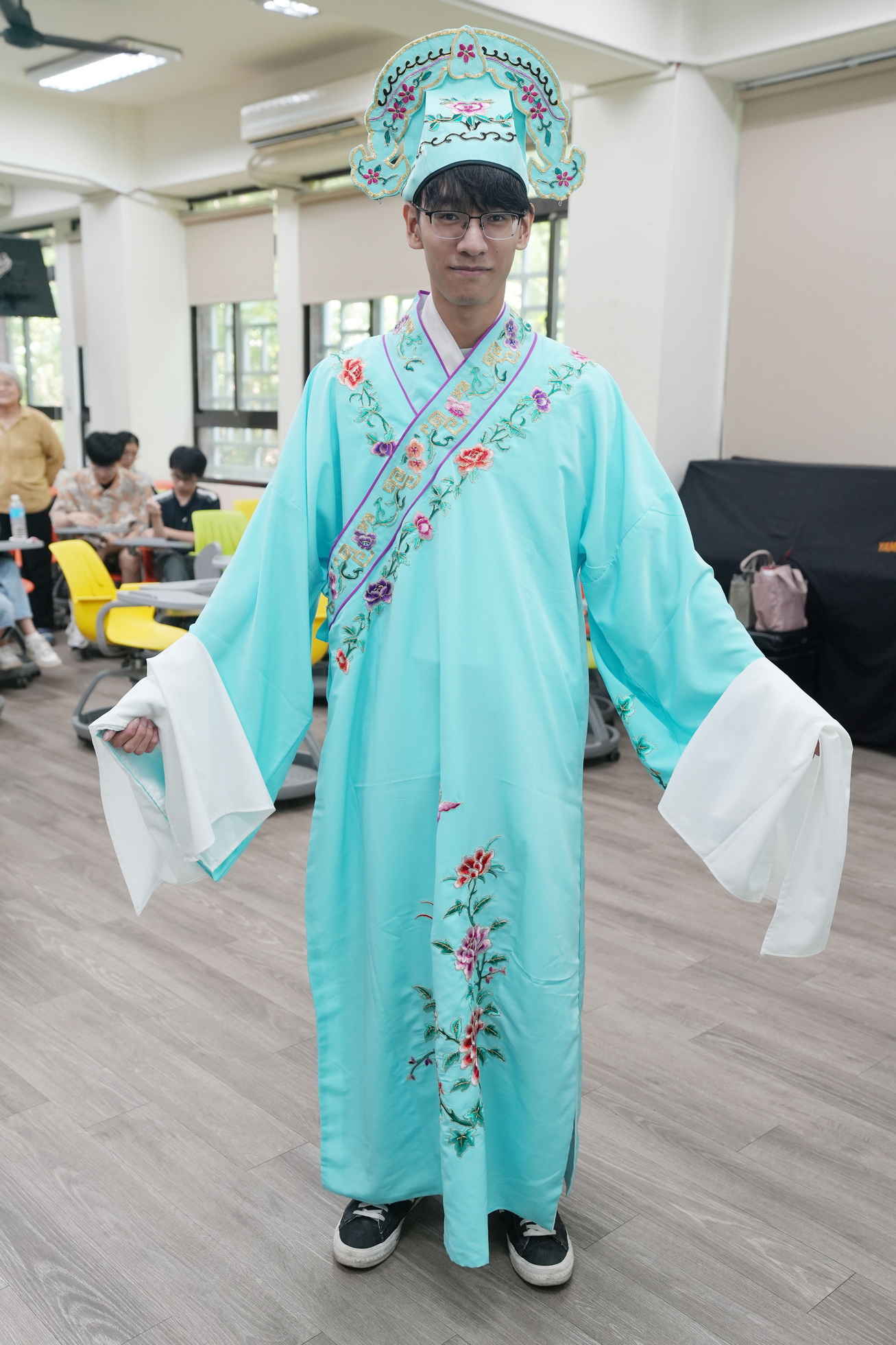 SQ09165 1大葉學生換戲服