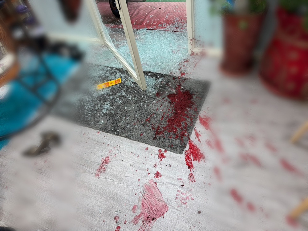 美甲店被砸店潑漆 疑感情糾紛警南下台中拘提4人 280 cnews204260917a18