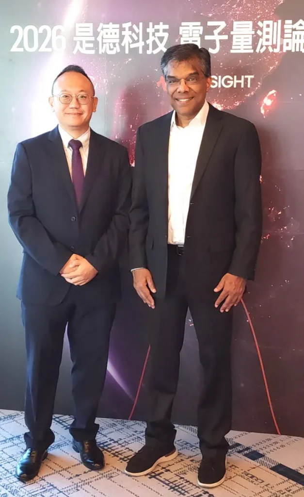 (左)闕敬峰 Jacky Chueh網路解決方案部 技術總監(右) Ram Periakaruppan網路應用與資安事業群 副總裁暨總經理