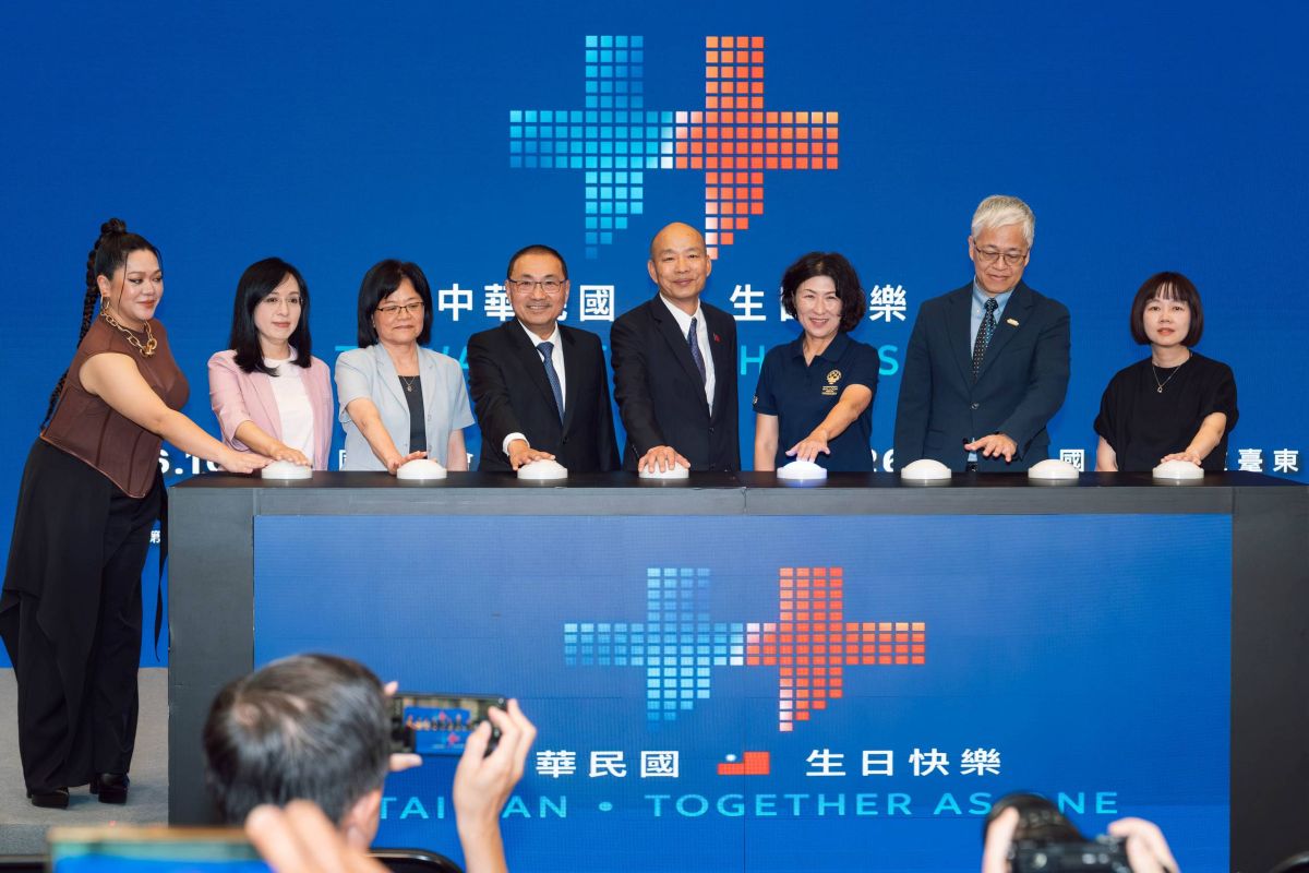圖/立法院長韓國瑜攜手侯友宜、饒慶鈴,共同啟動2026國慶雙城接力慶典。(臺東縣政府提供)