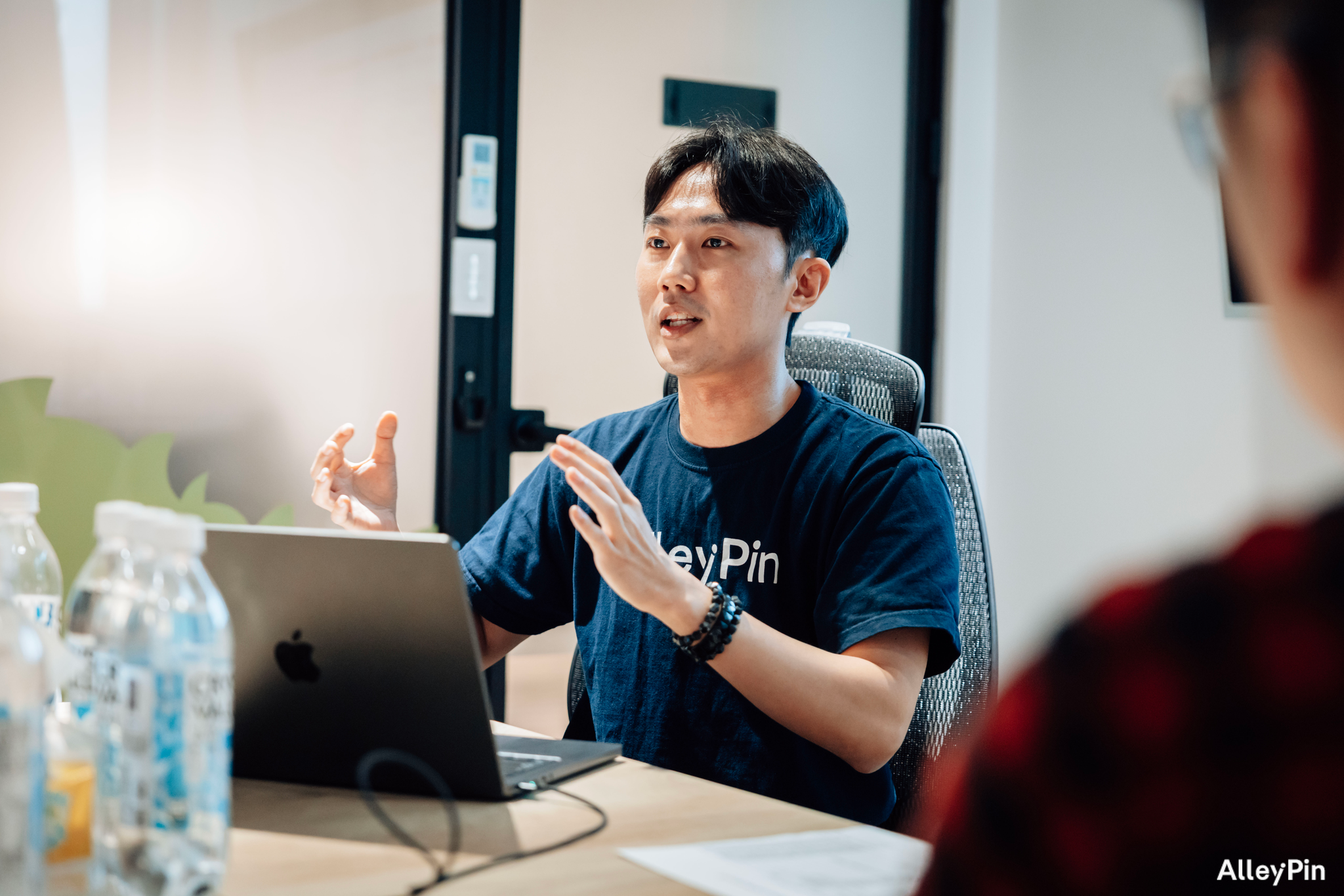 醫生自己收錢、日本診所被缺工逼瘋!AlleyPin用「AI 事務長」打造台日診所的營運神對策