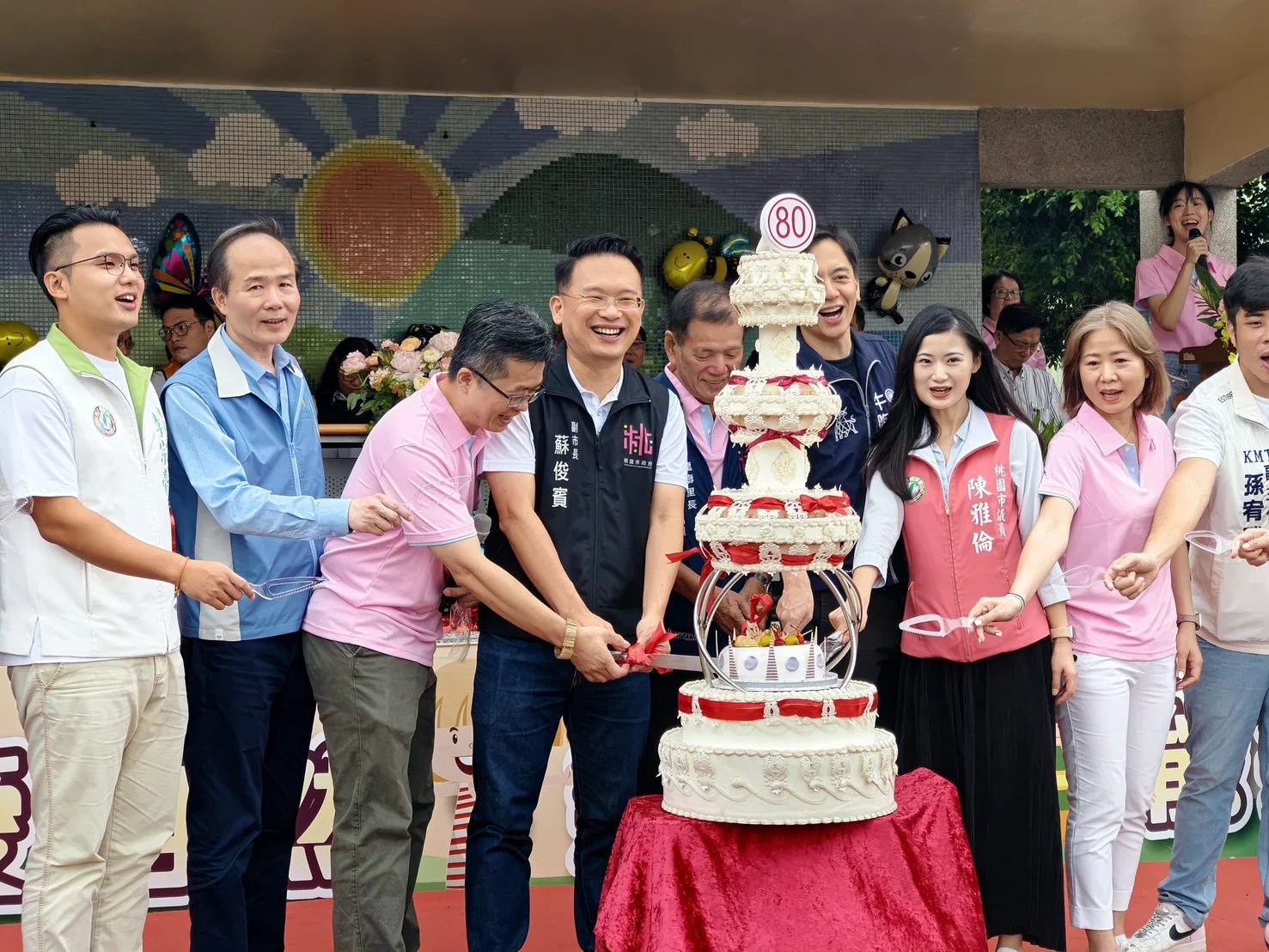 陪同黃世杰、蘇巧慧桃園夜市拜票 蘆竹議員參選人胡家智:全力以赴 S 25010214 0