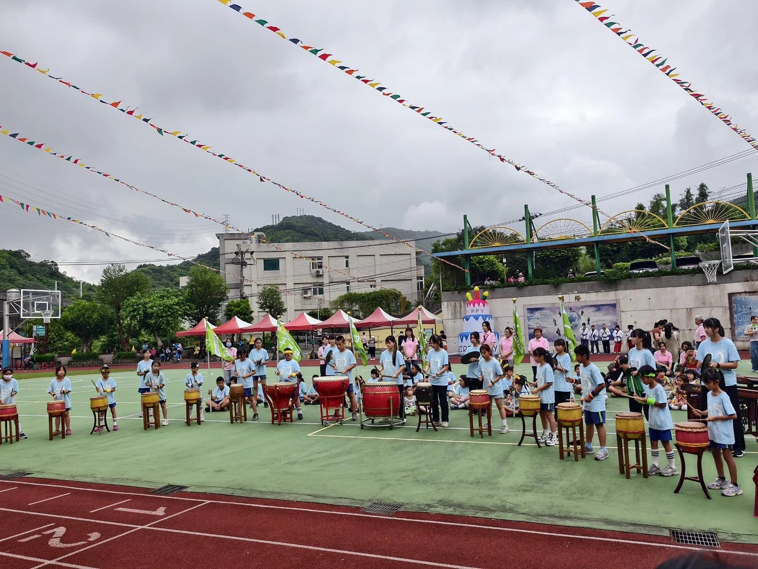 陪同黃世杰、蘇巧慧桃園夜市拜票 蘆竹議員參選人胡家智:全力以赴 S 25010216 0
