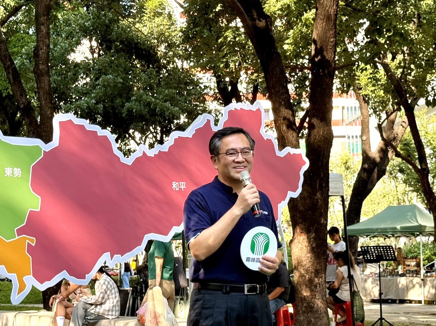 ▲霧峰區農會總幹事黃景建表示，透過活動提升民眾對農會超市及在地農產的認識，進一步帶動產地觀光。(圖/記者顏淑娟攝)
