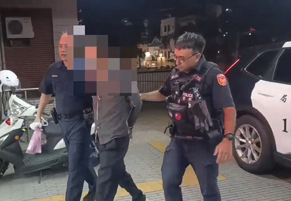 涉情緒失控夜市揮刀 1小時落網花蓮警強化人潮熱點巡守 235 cnews204261009a03