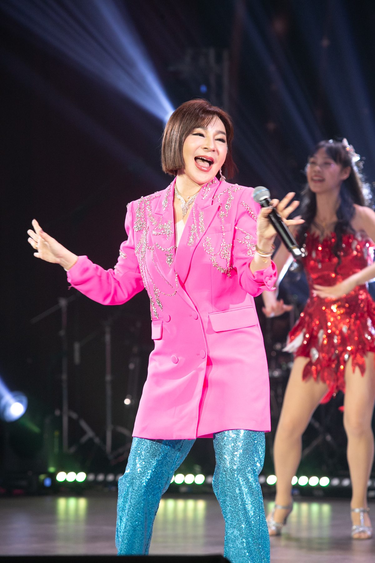 王彩樺接下耐斯歌廳秀冬季場主持重棒
