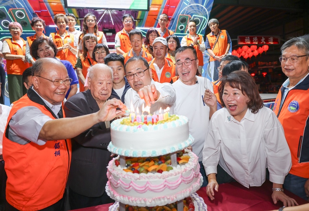 侯友宜合體黃敏惠催票 大讚李四川值得新北信任 248 248261012a09