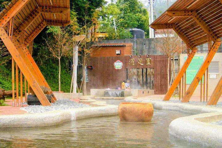 秋天造訪東勢林場，享受泡湯樂趣。　圖：臺中市政府觀光旅遊局／提供