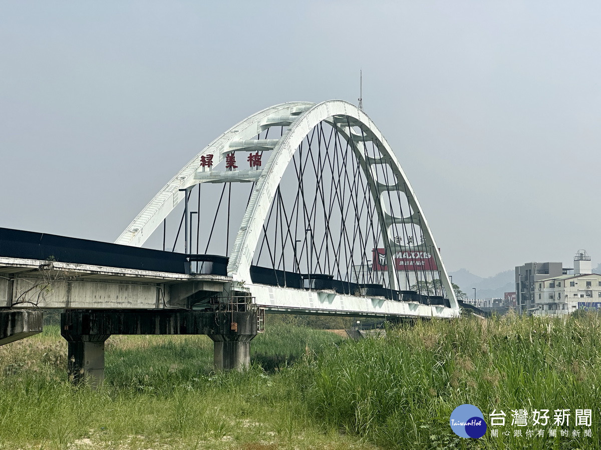 南投市綠美橋進行修繕工程上午9時至16時封橋。（記者扶小萍攝）