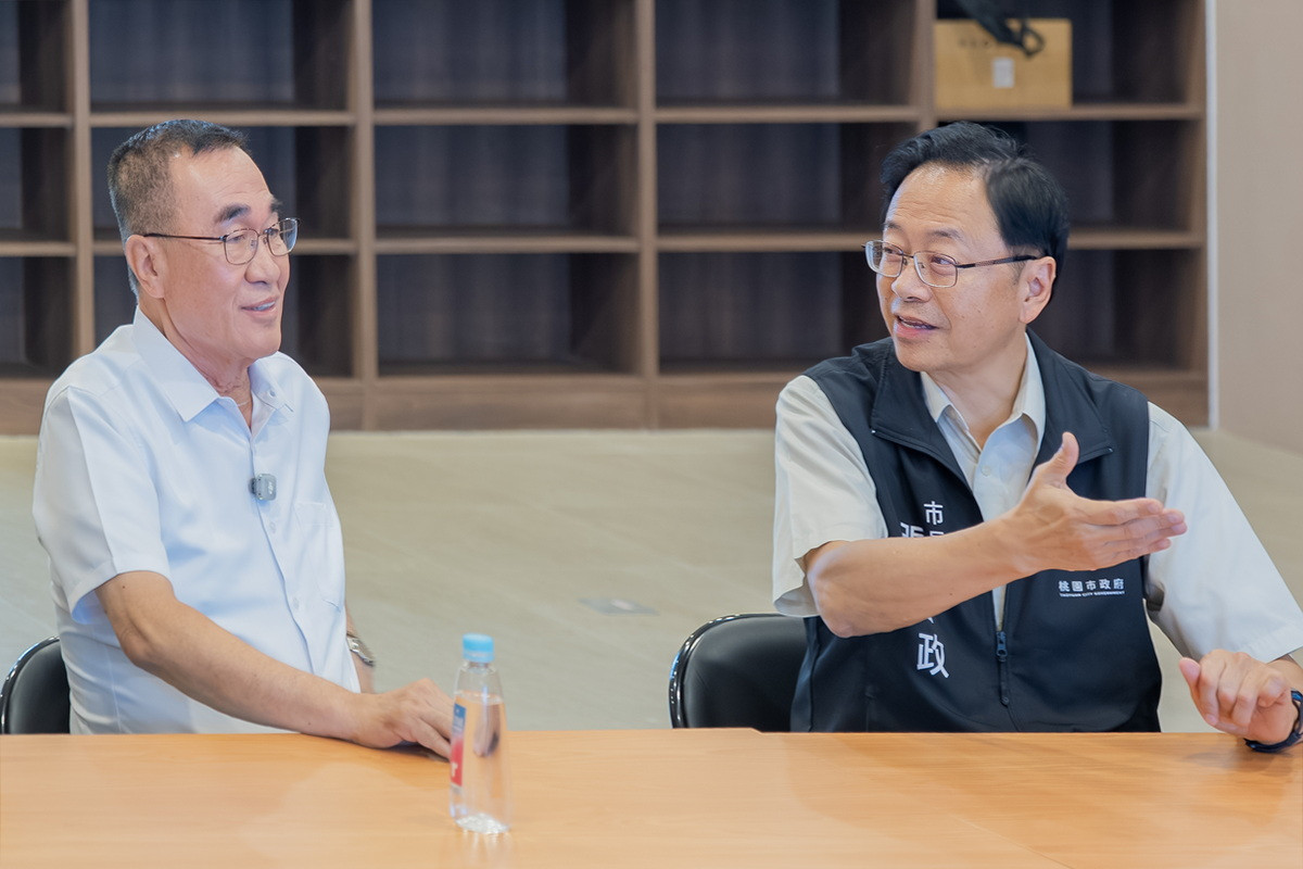 桃園市長張善政、前臺北市副市長李四川聽取蘆竹區A11安置住宅簡報。<br /><br />