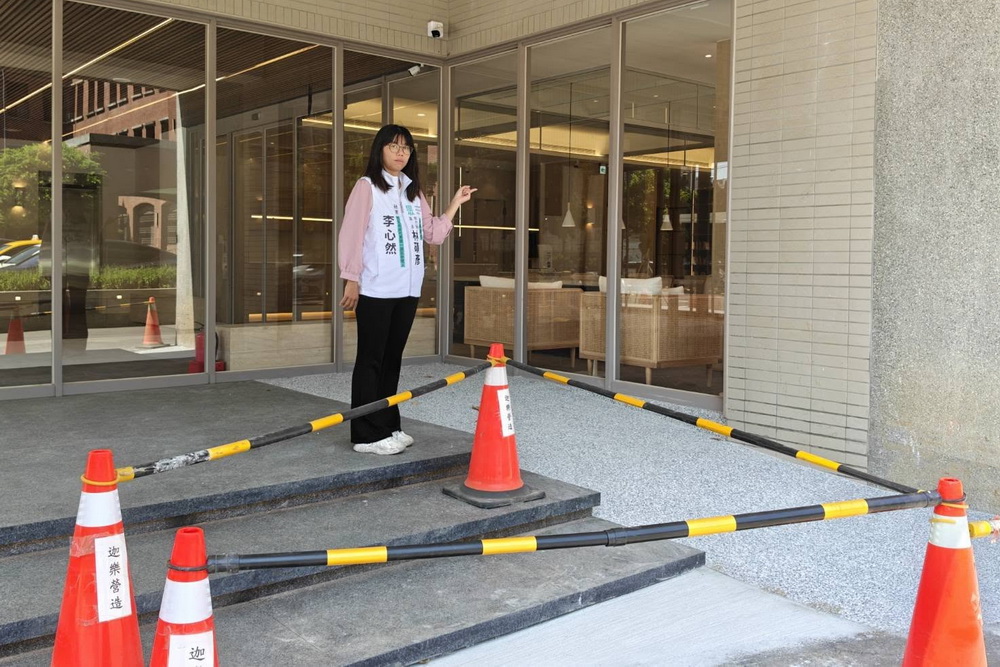 前市長移交時已近完工 鄭朝方執政四年竟成行政怠惰奇觀 李心然痛批:作秀急就章,硬建設真的太為難鄭朝方 300 前市長移交時已近完工 鄭朝方執政四年竟成行政怠惰奇觀 李心然痛批:作秀急就章,硬建設真的太為難鄭朝方 299