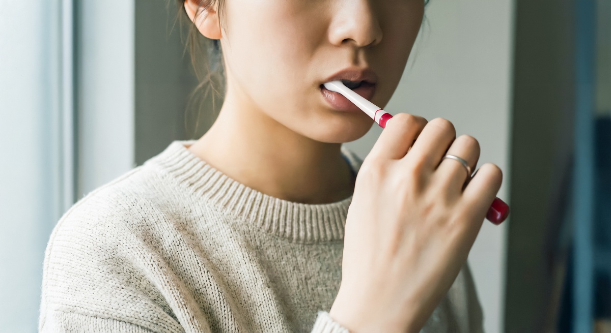 飯後嚼口香糖能減少蛀牙菌？清水漱口、漱口水的潔牙效果一次看懂