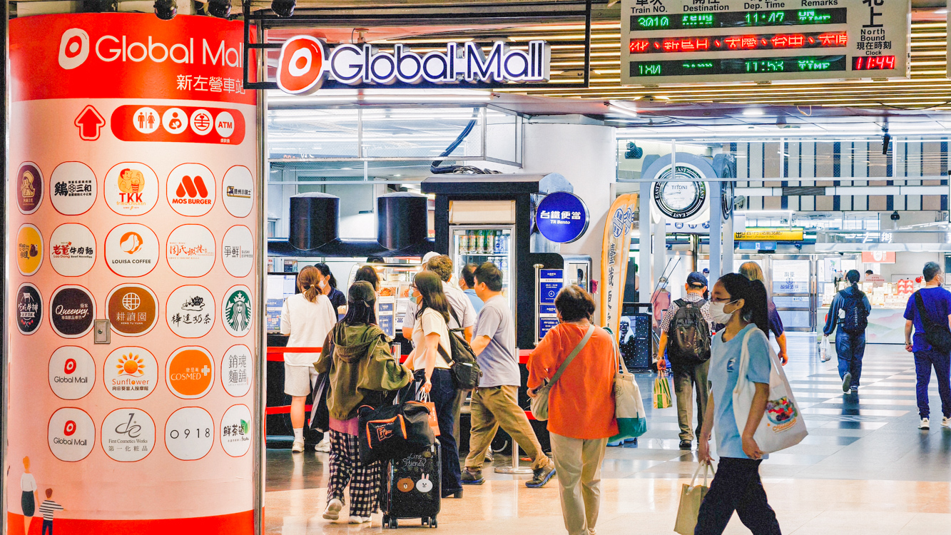 ▲Global Mall新左營車站週年慶期間推出哆啦A夢限定活動，串聯全台8間門市，帶來角色周邊商品及集章體驗。（圖/記者黃淑貞攝）