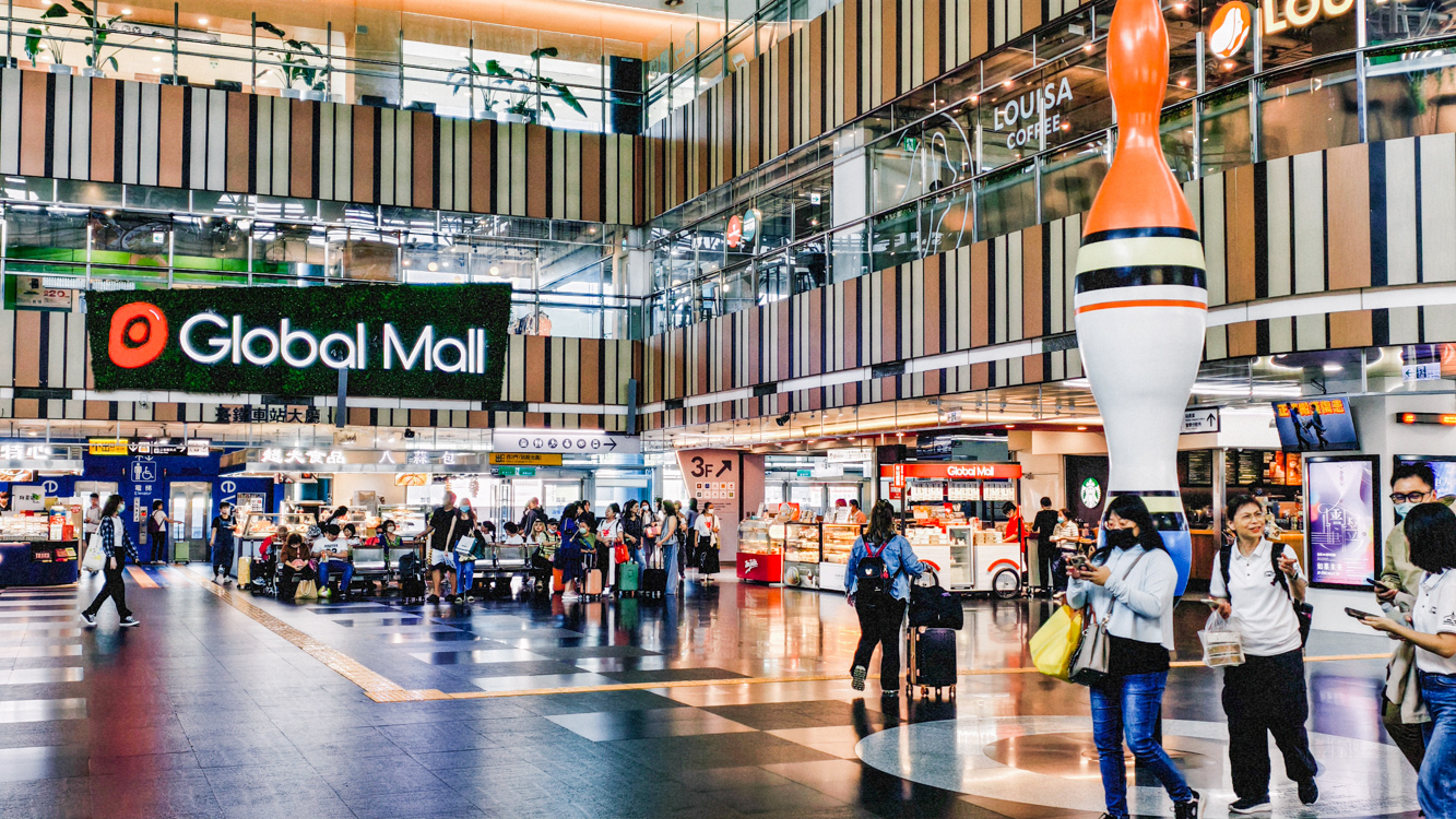 ▲Global Mall新左營車站週年慶期間推出哆啦A夢限定活動，串聯全台8間門市，帶來角色周邊商品及集章體驗。（圖/記者黃淑貞攝）