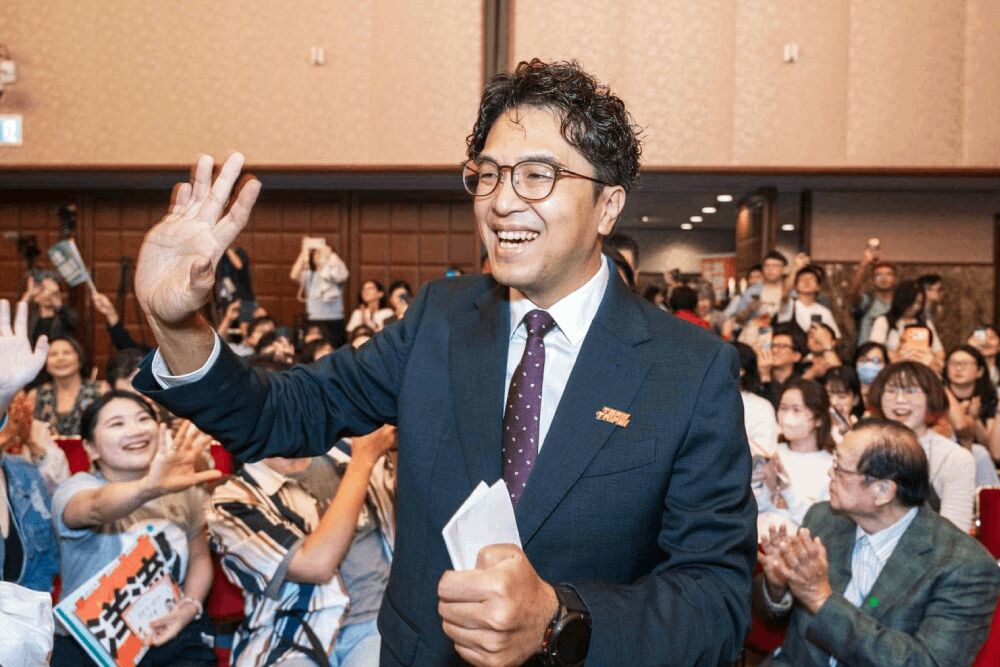 趙少康邀專訪遭喊開除黨籍 沈伯洋力挺:媒體人專業 238 照片來源:沈伯洋臉書