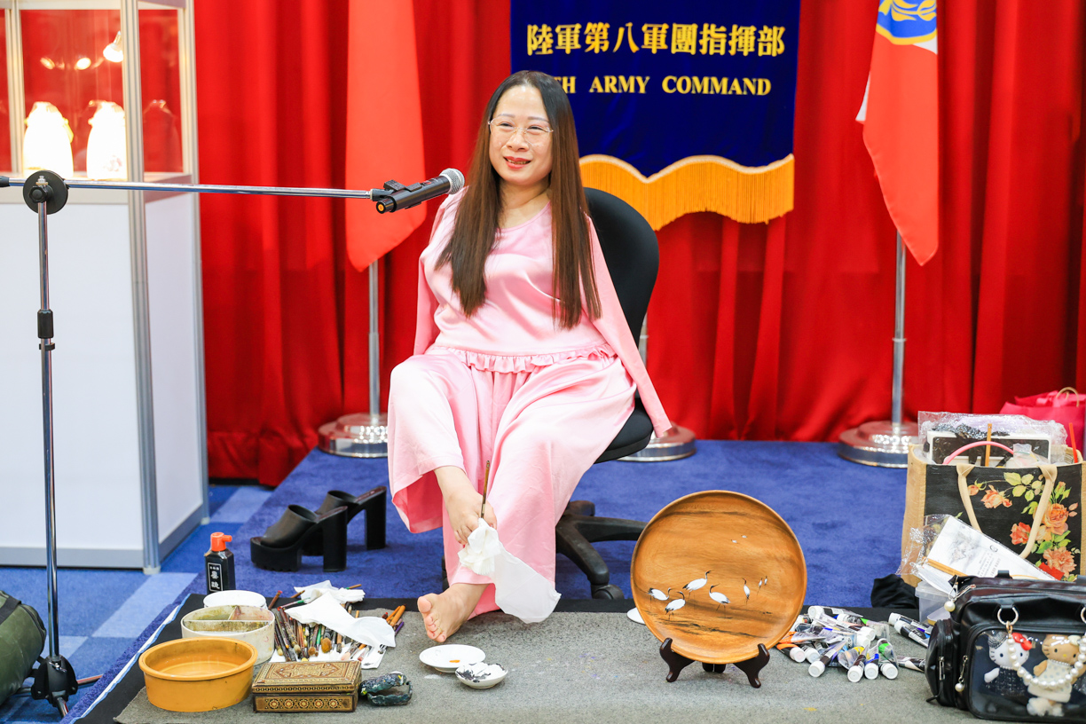 ▲楊恩典的畫作值得你來細細品味。（圖/陸軍八軍團提供）