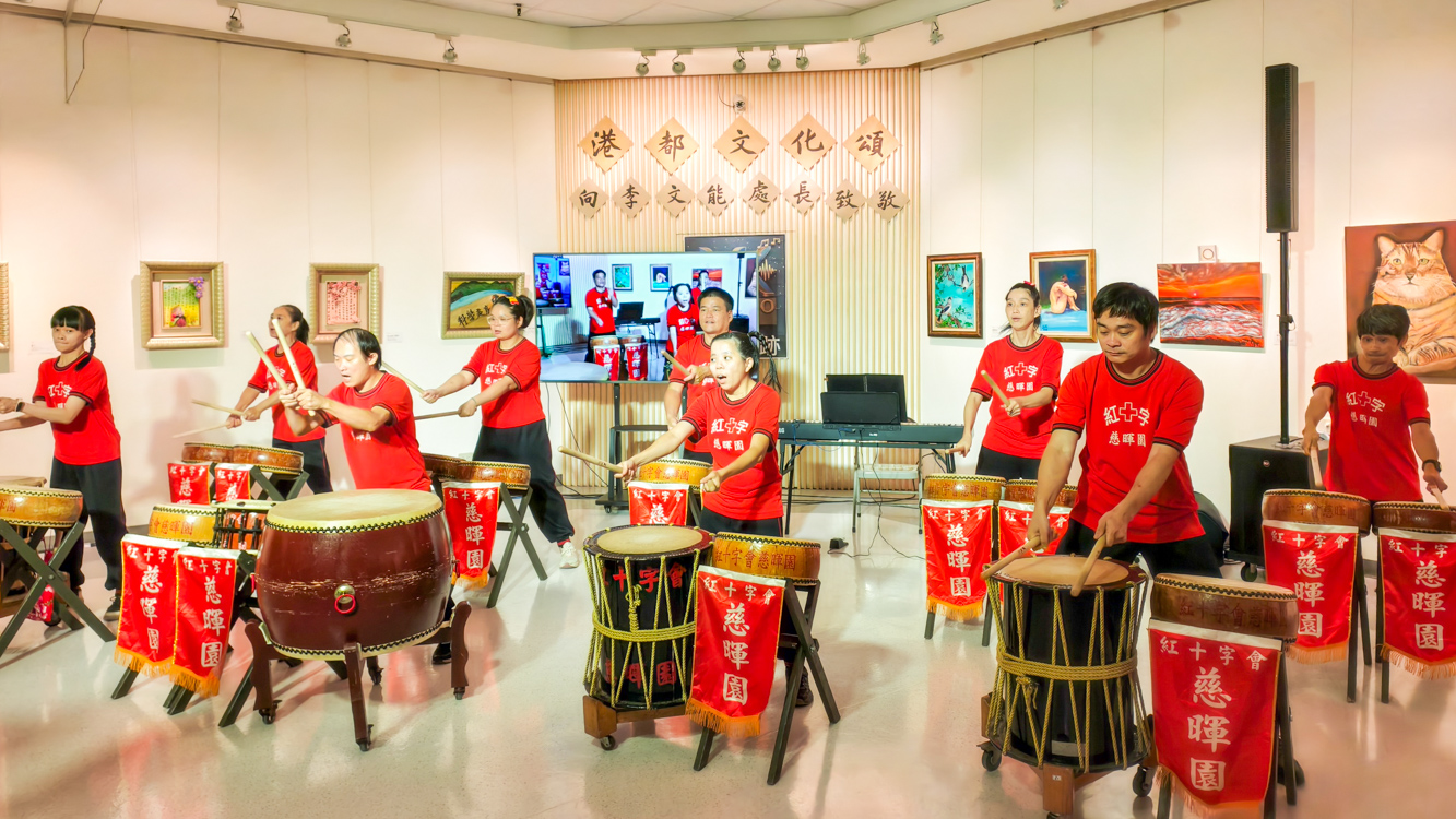 ▲開幕節目由慈暉園太鼓隊揭開序幕。（圖/記者黃淑貞攝）