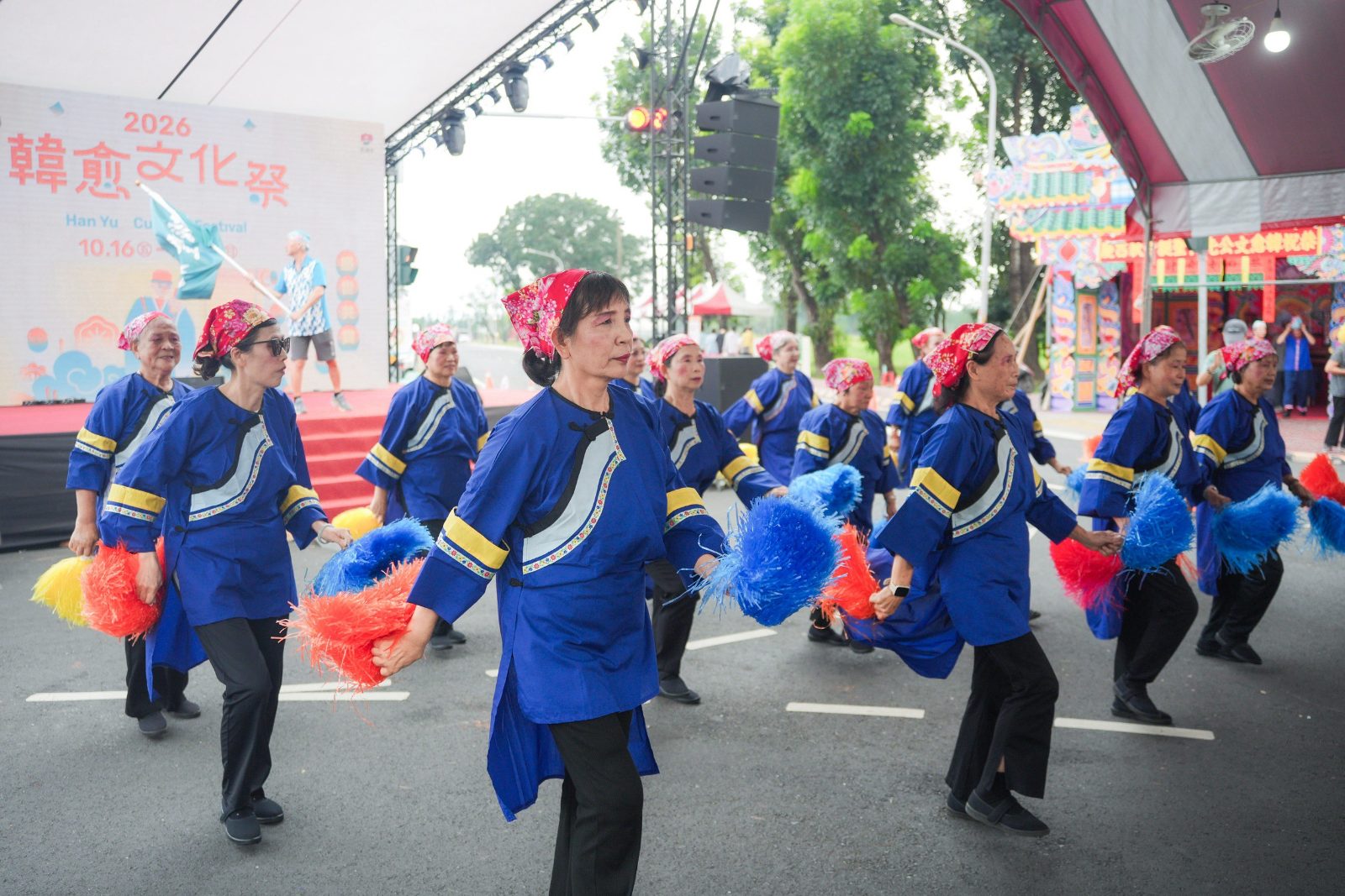 ▲韓愈文化祭-社區啦啦隊大賽，透過創意編排，展現地方社區的凝聚力與特色。(圖：記者李堂安翻攝)